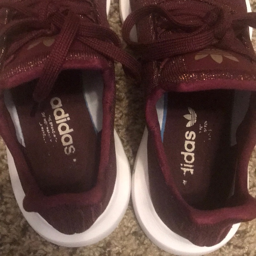 ADIDAS SWIFT